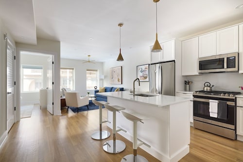 Sunny 2BR Loft Work Relax Minutes to NYC