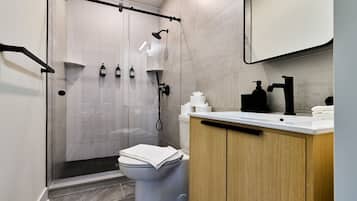 2 habitaciones y escritorio