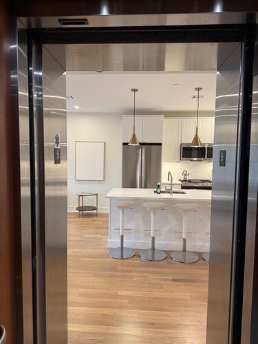 Hoboken 3BR Queen Loft