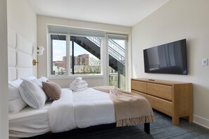 House, Accessible | 3 bedrooms - Bright 3BR Loft Hoboken Gem (Hoboken)