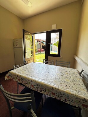 فطور كامل مجانًا يوميًا