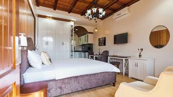 Iron/ironing board, free WiFi, bed sheets