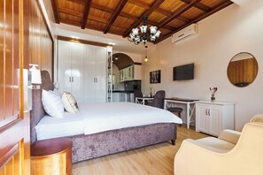 Iron/ironing board, free WiFi, bed sheets