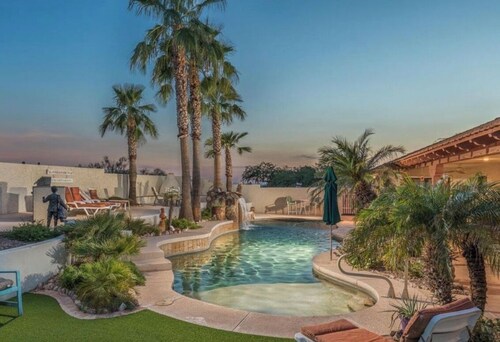 Spacious 6-bedroom home in charming Gold Canyon