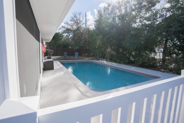 Pool - Spacious 4-bedroom house in pleasant Winter Haven with AC (Winter Haven)