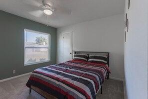 4 quartos, ferros/tábuas de passar roupa, Wi-Fi, roupa de cama