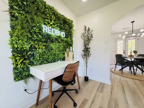 Interior - Redbud: Waterfront, Augusta Canal, 3BR, king bed (Augusta)