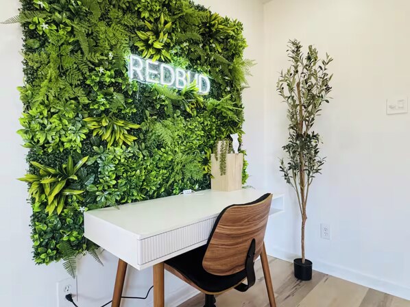 Interior - Redbud: Waterfront, Augusta Canal, 3BR, king bed (Augusta)