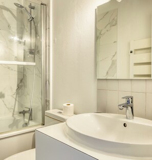 Articles de toilette gratuits, serviettes fournies