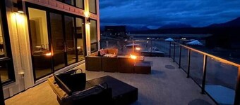 Beautiful Modern Lake House - Koocanusa Lake