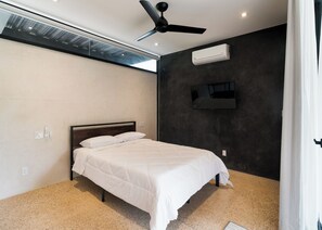 4 bedrooms, iron/ironing board, WiFi, bed sheets - Serenity at Skyraider Villa. (Guanacaste Province)