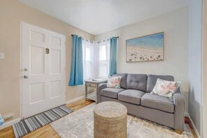 Smart TV - Surf Studio • Steps to Beach • A/C • FREE Bikes (San Diego)