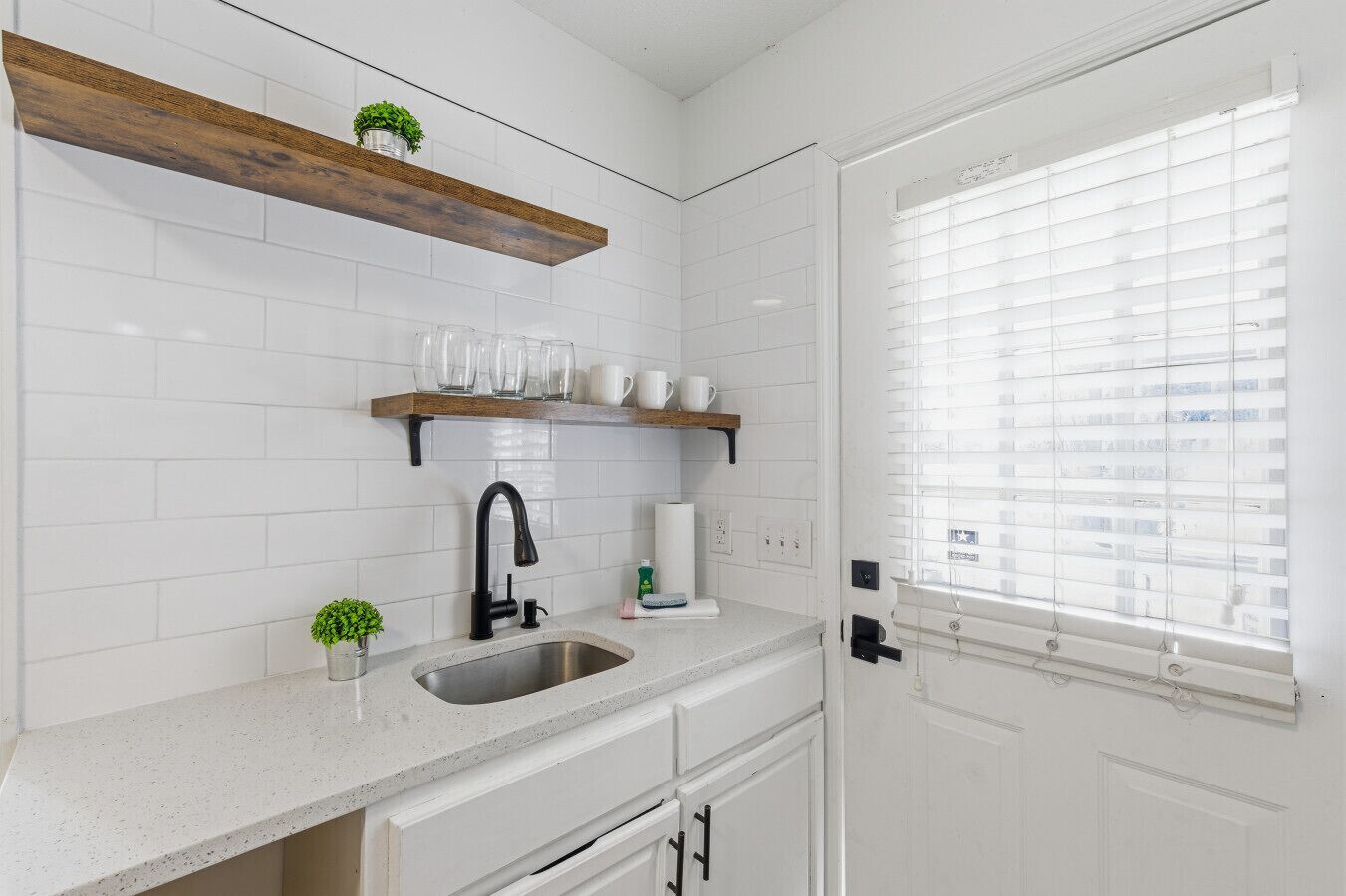 Fridge, microwave, coffee/tea maker, toaster