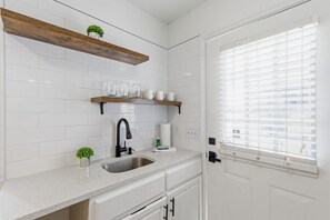 Fridge, microwave, coffee/tea maker, toaster - Waterfront home with Firepit and Foosball Table (Fruitland Park)