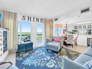 Living area - Pinnacle Port Ph-36 - Caspian Pearl (Panama City Beach)
