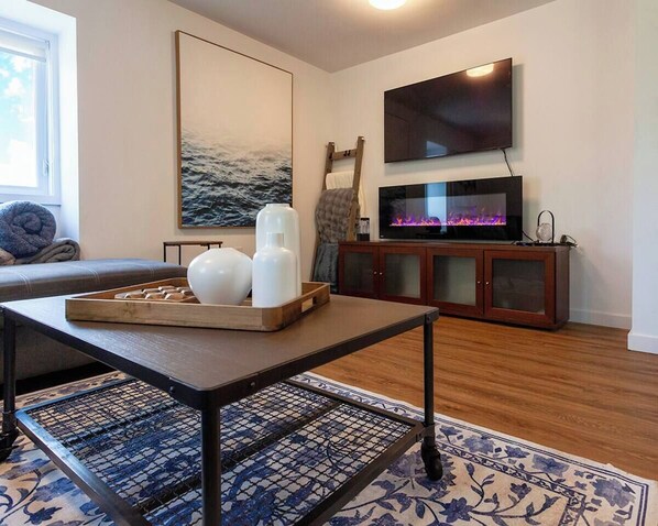 Living area - The Margaret of Hubbards Apt 2 - 7 Person Hot Tub (Hubbards Nova Scotia)