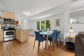 Dining - The Margaret of Hubbards Apt 2 - 7 Person Hot Tub (Hubbards Nova Scotia)