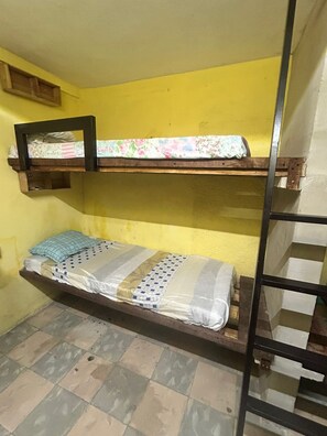 Family Shared Dormitory | Free WiFi