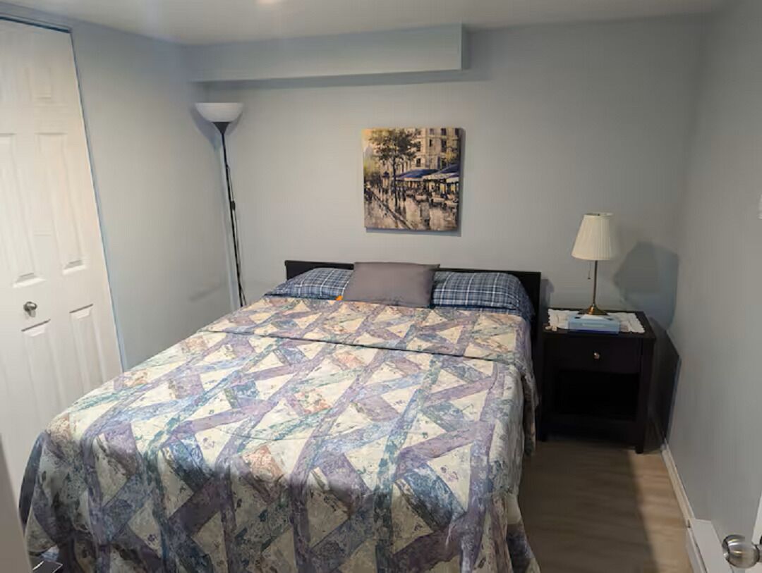 Iron/ironing board, Internet, bed sheets