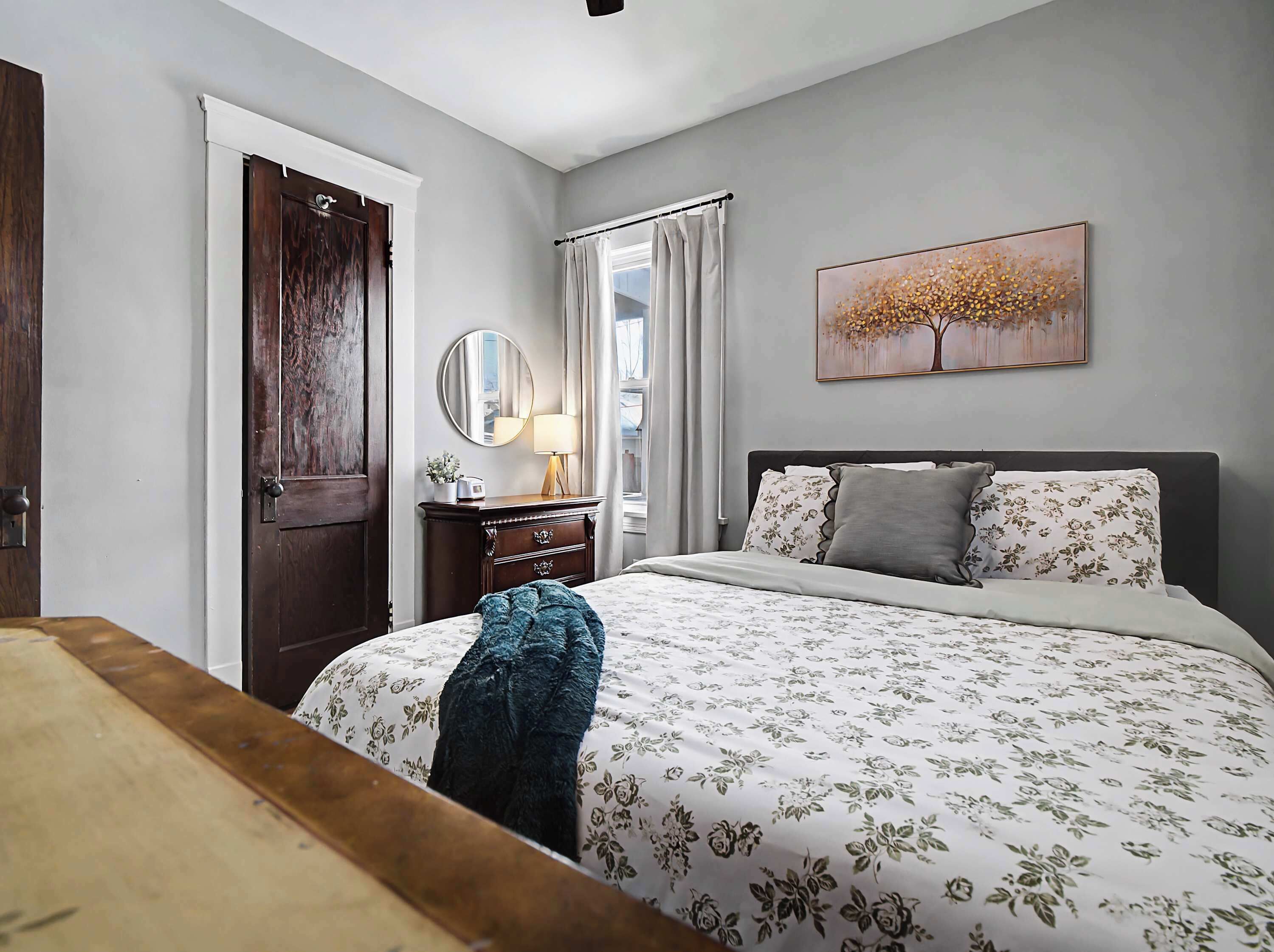 2 bedrooms, iron/ironing board, travel cot, WiFi