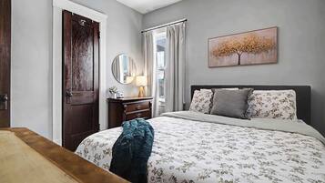 2 bedrooms, iron/ironing board, travel cot, WiFi