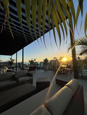 Terrace/patio - Amazing apartment at Liv Residence, very close to the beach. (Maceió)