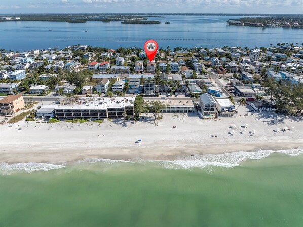 Beach - Semi Private Pool -Beach Gear Provided - 3Bedrooms - Mermaid Manor - Elevator (Bradenton Beach)