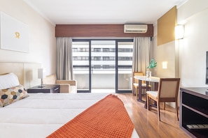 1 bedroom, iron/ironing board, free WiFi, bed sheets - LEONCIO_ 706 (São Paulo)