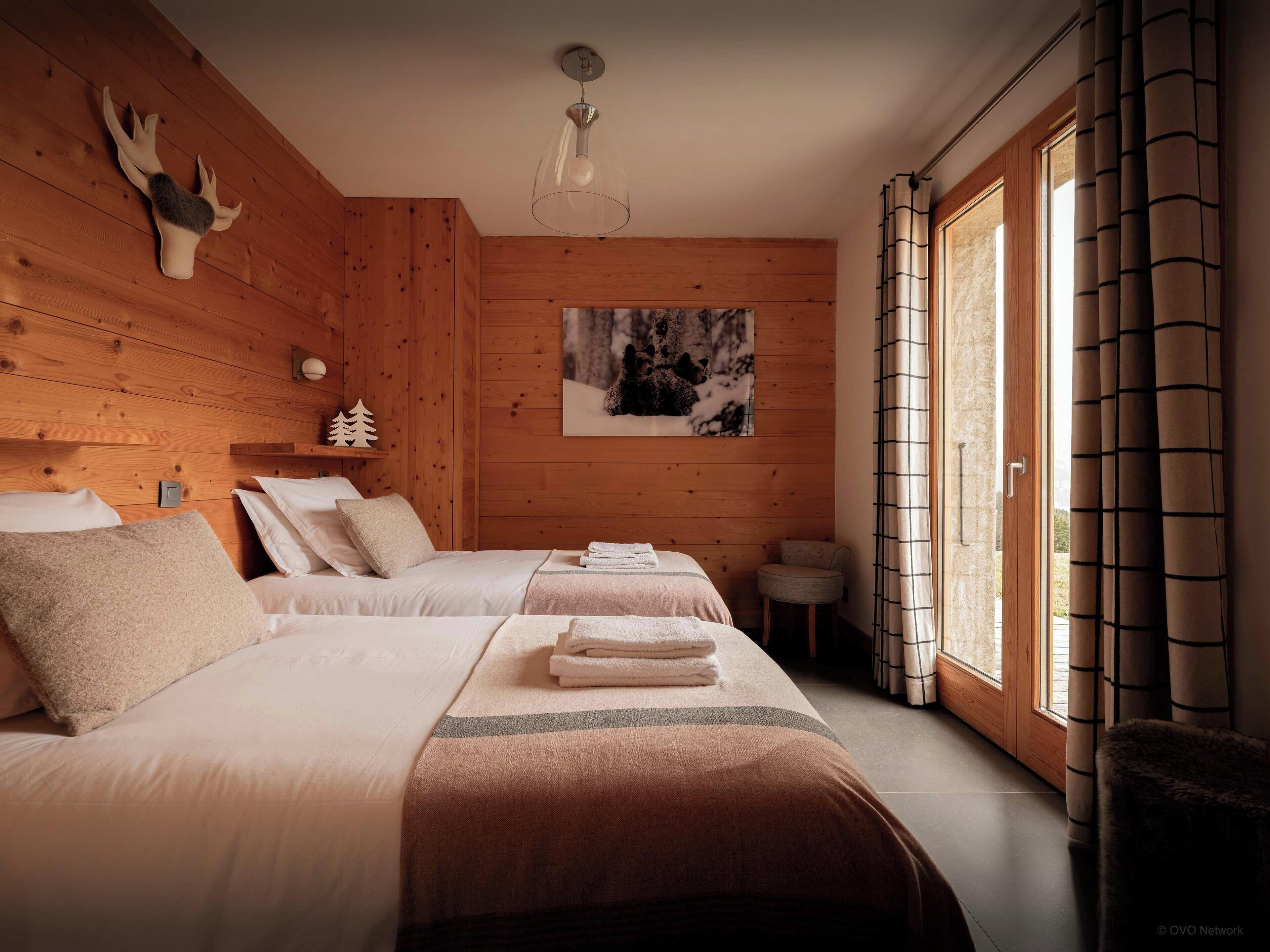 WiFi, bed sheets