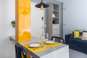 Dining - AV1010 Studio Avanhandava 3p 0q. (São Paulo)