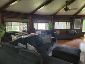 Living area - Serene 3-bedroom country Lakefront house  in charming Trinity with AC (Trinity)