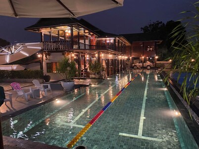 Elephant House and Pool Villas #4, 1-bedroom king size bed villa with AC