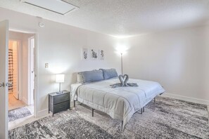 2 bedrooms, desk, iron/ironing board, free WiFi