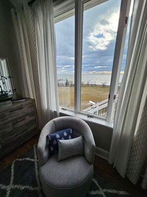 Smart TV, fireplace - Chesapeake Bay Retreat (Cambridge)