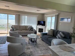 Smart TV, fireplace - Chesapeake Bay Retreat (Cambridge)