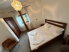 Deluxe Apartment, Balcony, City View | Laptop workspace, iron/ironing board, free WiFi