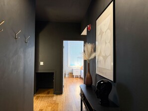 Interior - Stylish Starland Retreat • Walk to Cafés & Bars (Savannah)