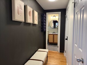 Interior - Stylish Starland Retreat • Walk to Cafés & Bars (Savannah)