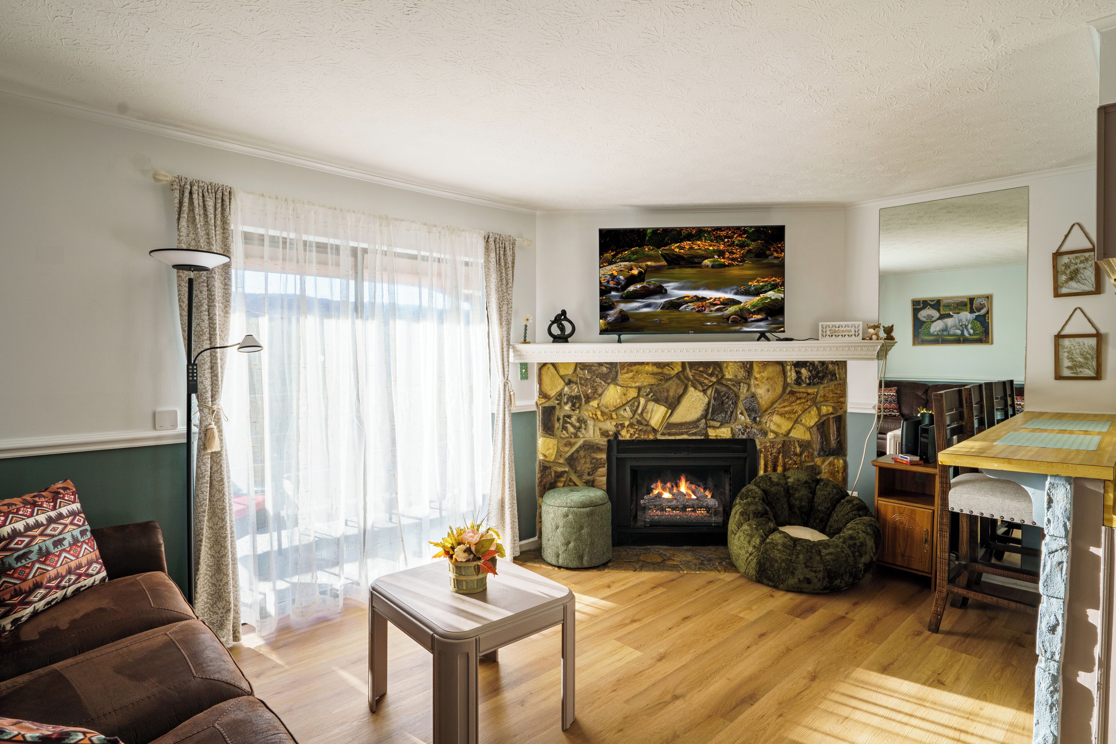 智能电视、壁炉