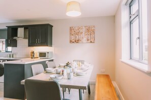 Dining - Riverdale Stay in Sligo Close to Town, Heated Floors (Sligo)