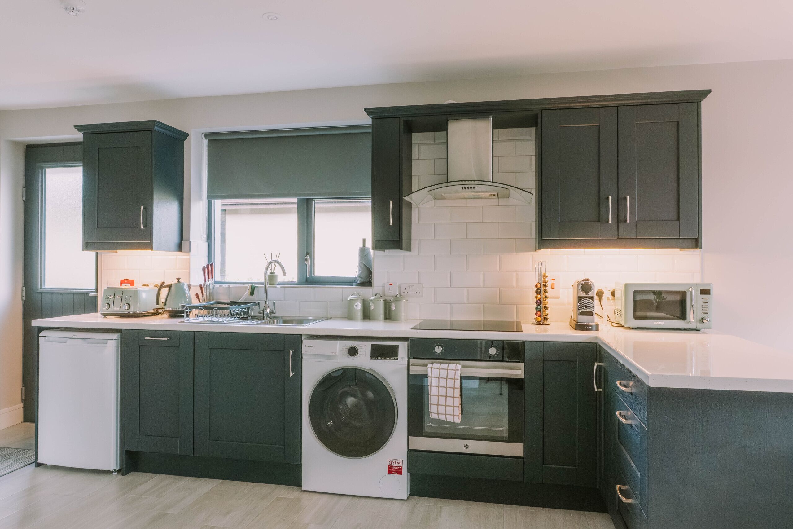 Fridge, microwave, oven, coffee/tea maker