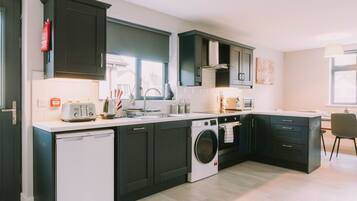 Fridge, microwave, oven, coffee/tea maker