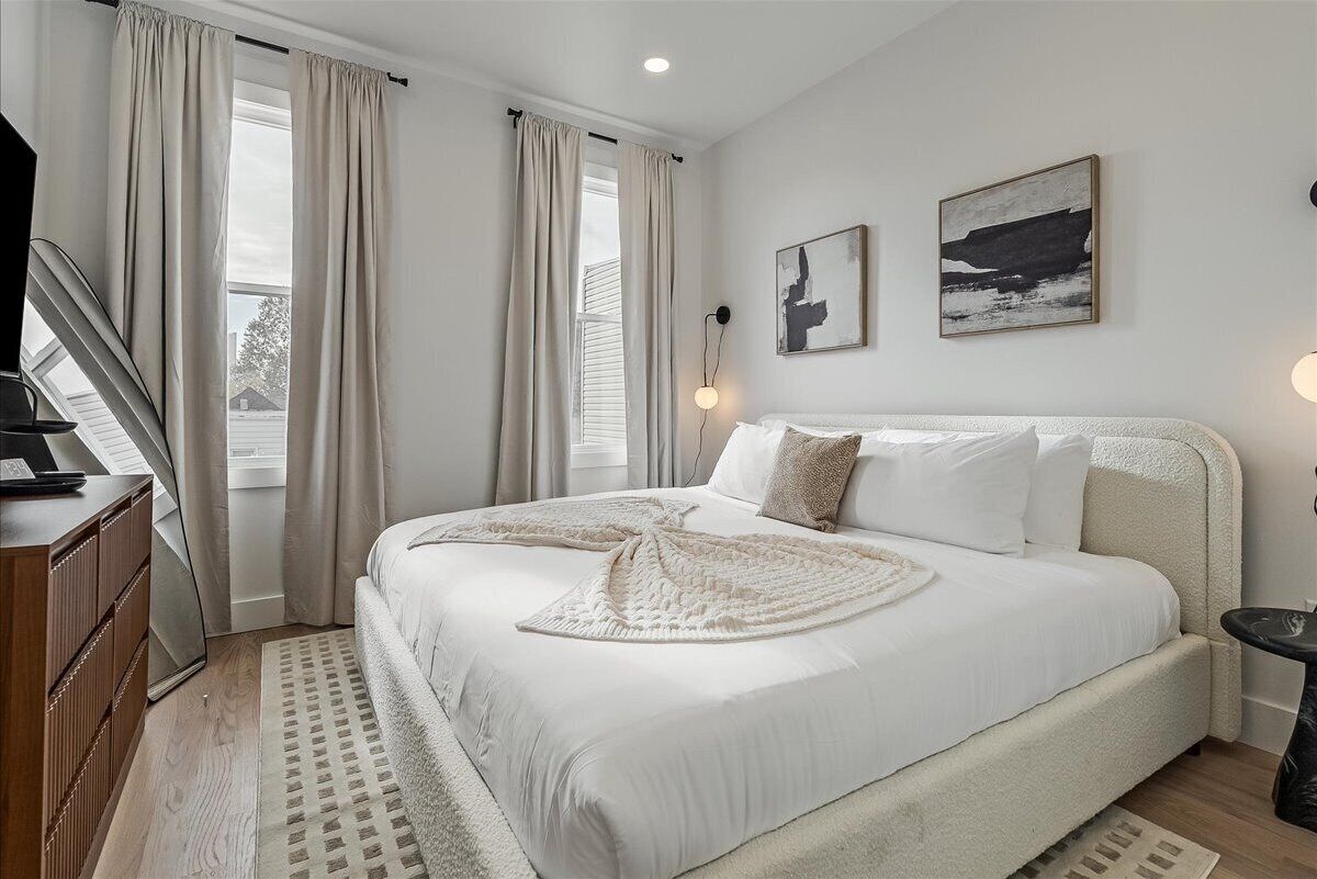 Desk, iron/ironing board, free WiFi, bed sheets