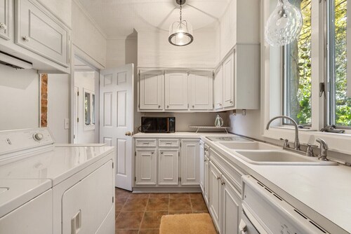 Stylish Mountain Retreat w/ Sunroom & Pergola