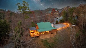 Exterior - Hot tub, Sleeps 11, Near Dollywood, Pet-friendly (Sevierville)