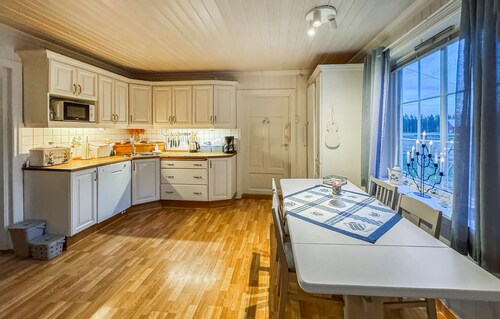 Nice home in Braskereidfoss with WiFi