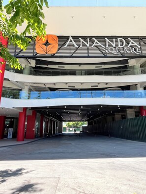 Exterior - Excellent condo with AC in friendly Las Piñas neighborhood (Las Piñas)