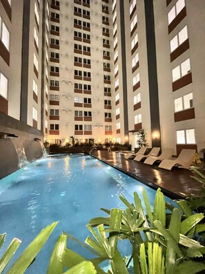 Pool - Excellent condo with AC in friendly Las Piñas neighborhood (Las Piñas)