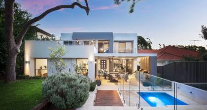 Sydney Beach and Bay waterviews coastal retreat, Cronulla