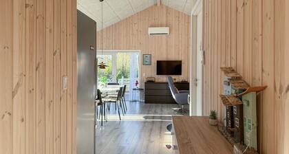 Beautiful home in Oksbøl with sauna